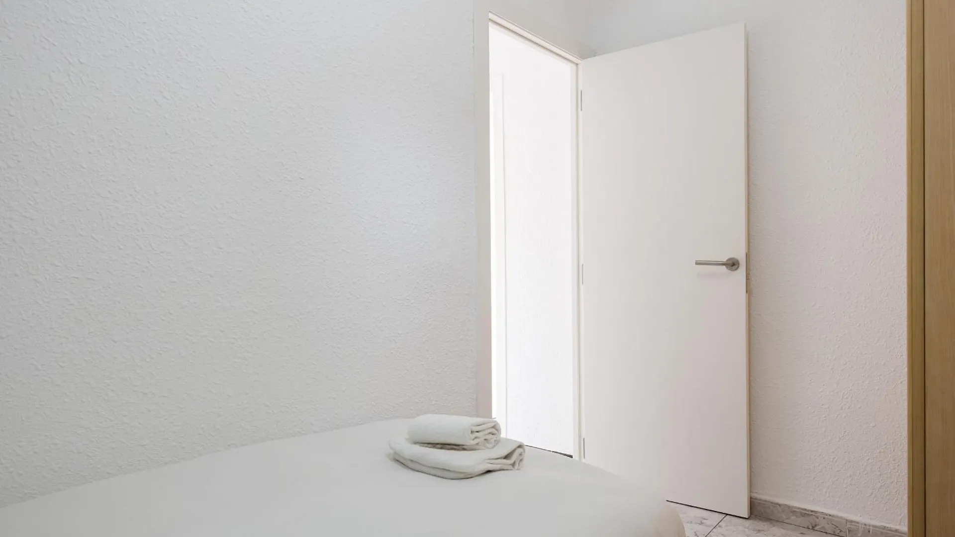 Besos - Bright Apartment Close To Congress & Port Sant Adria de Besos Spain