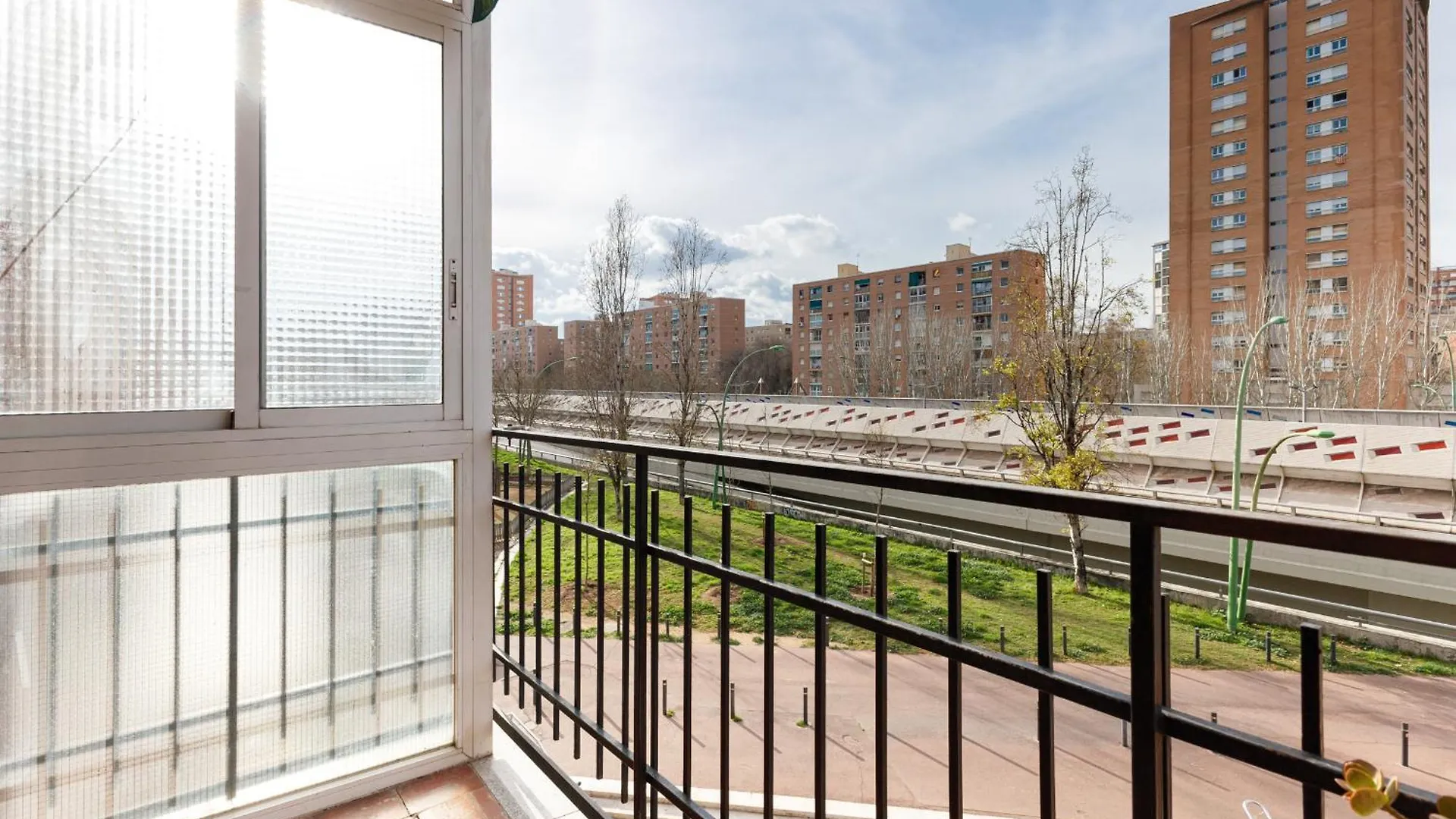 Besos - Bright Apartment Close To Congress & Port Sant Adria de Besos